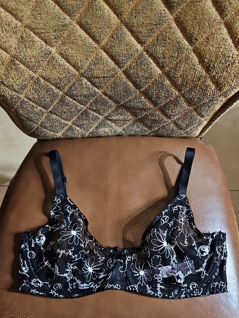 Savage X Fenty Dear Diary Embroidered Unlined T-Shirt Underwire Floral Lace Bra